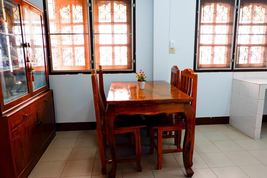 Ban Yenjid Hotell Phra Nakhon Si Ayutthaya Exteriör bild
