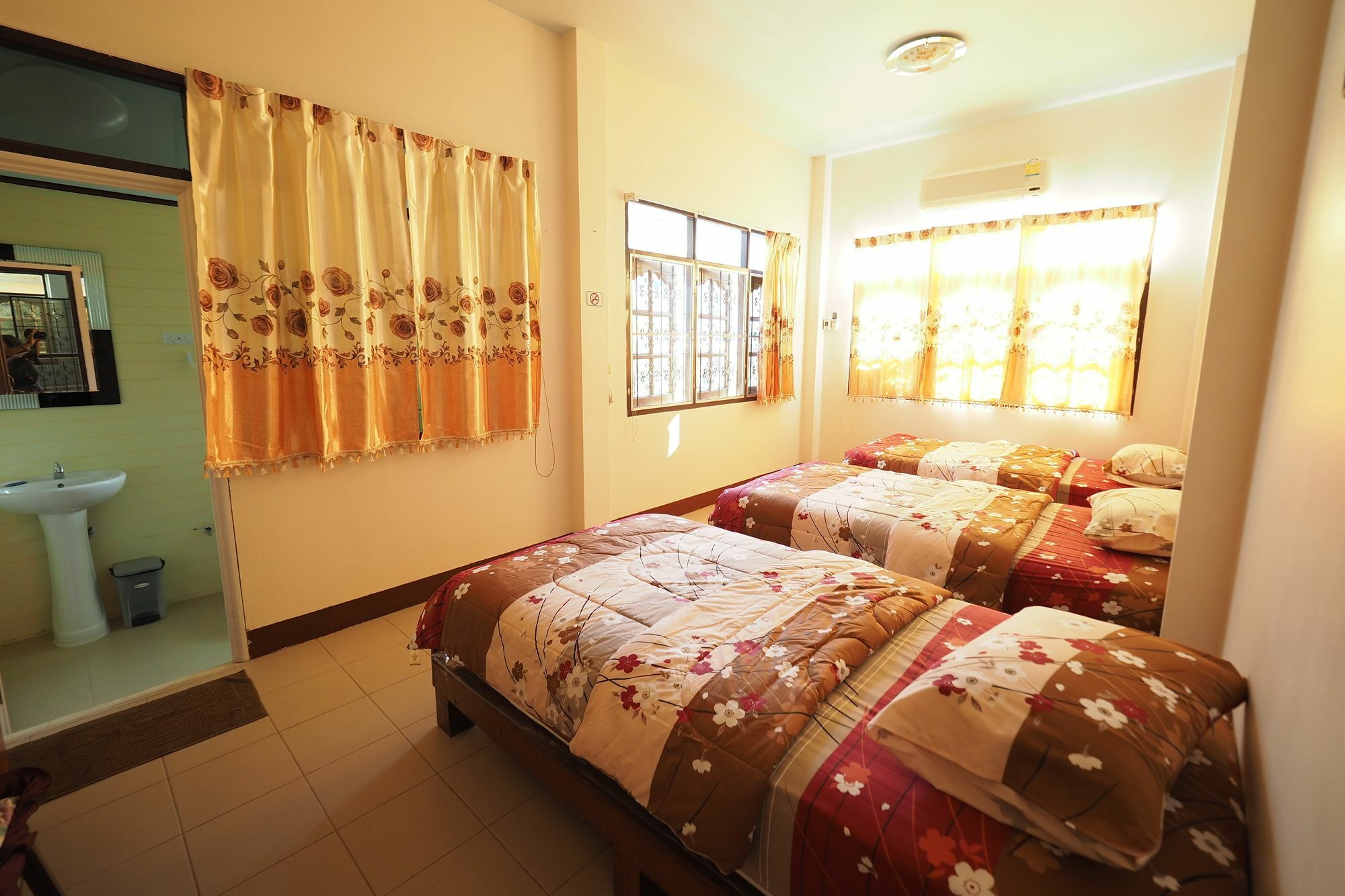 Ban Yenjid Hotell Phra Nakhon Si Ayutthaya Exteriör bild